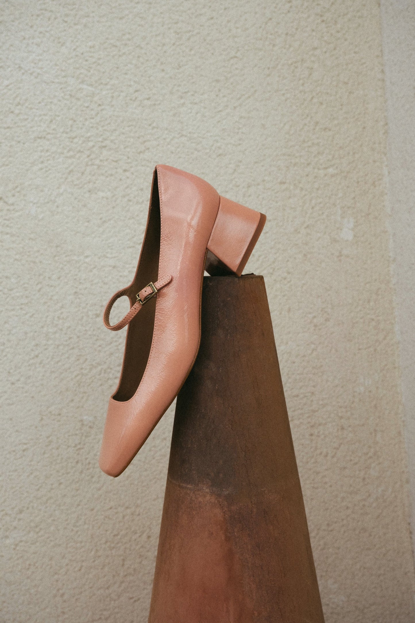 Evan Wrinkled patent Blush Pink