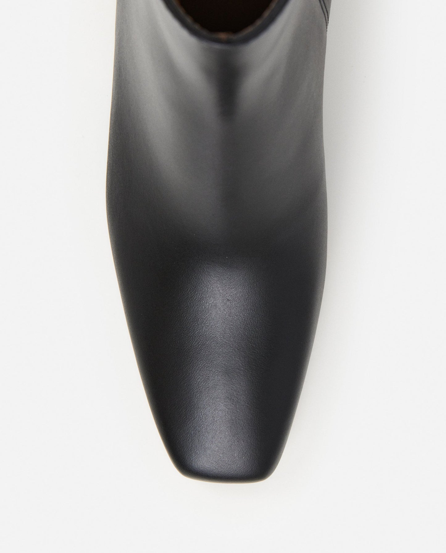 Cay Leather Black