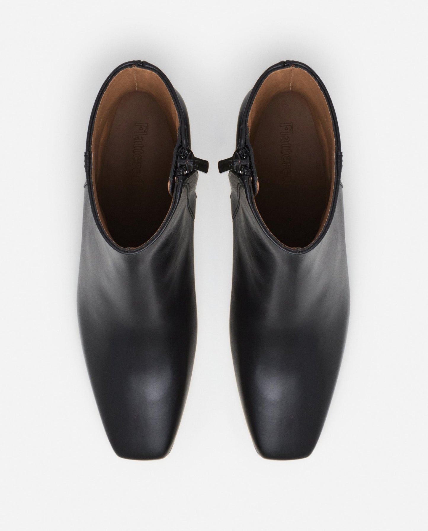 Cay Leather Black